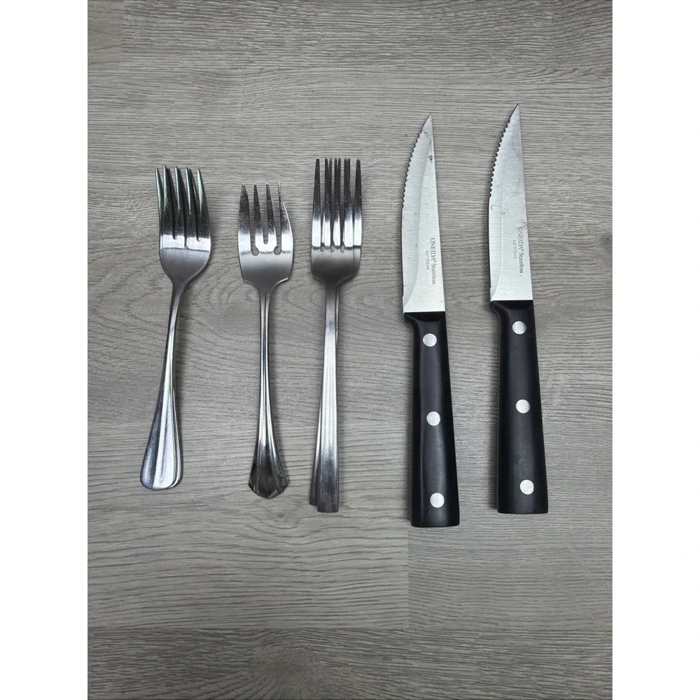 Lot Of 7 Oneida Silver (Stainless) Flatware. Two 4.5